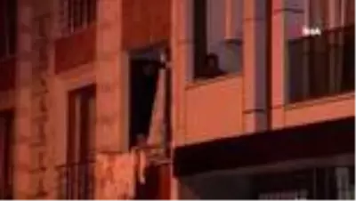 Küçükçekmece'de kadın cinayeti: Tartıştığı karısını defalarca bıçakladı Küçükçekmece'de kadın cinayeti: Tartıştığı karısını defalarca bıçakladı