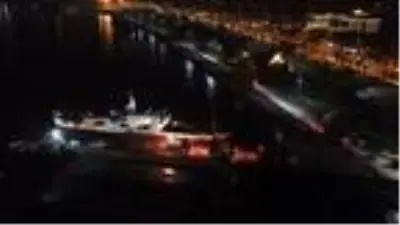 Maltepe'de tadilat için demirli gemide yangın çıktı Maltepe'de tadilat için demirli gemide yangın çıktı