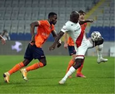 Süper Lig: Medipol Başakşehir: 4 Antalyaspor: 1 (İlk yarı) Süper Lig: Medipol Başakşehir: 4 Antalyaspor: 1 (İlk yarı)