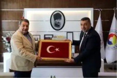 MHP'nin borsa ziyaretinde kayısı konuşuldu MHP'nin borsa ziyaretinde kayısı konuşuldu