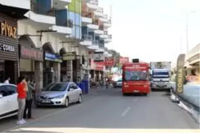 Mobil etkinlik otobüsü 29 Ekim coşkusunu caddelere taşıdı Mobil etkinlik otobüsü 29 Ekim coşkusunu caddelere taşıdı