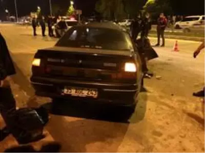 Otomobil park halindeki minibüse arkadan çarptı: 1 ölü, 1 yaralı Otomobil park halindeki minibüse arkadan çarptı: 1 ölü, 1 yaralı
