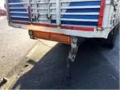 Otomobil, TIR'a arkadan çarptı: 1 ölü, 3 yaralı Otomobil, TIR'a arkadan çarptı: 1 ölü, 3 yaralı