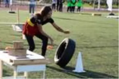 Pandemide evde kalan çocuklar, 'zorvayvır' parkurunda eğlendi Pandemide evde kalan çocuklar, 'zorvayvır' parkurunda eğlendi