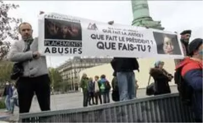 Son dakika! - Paris'te çocukları hükümet tarafında ellerinden alınan ailelerden protesto Son dakika! - Paris'te çocukları hükümet tarafında ellerinden alınan ailelerden protesto