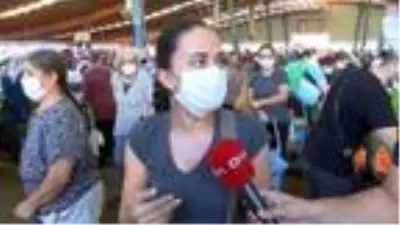 Semt pazarlarındaki kalabalık vatandaşı isyan ettirdi: Pazar değil, sanki korona partisine geldik Semt pazarlarındaki kalabalık vatandaşı isyan ettirdi: Pazar değil, sanki korona partisine geldik