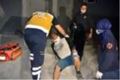 Polisten kaçan hırsızlık şüphelisi, 5 metre yüksekten düşerek yaralandı Polisten kaçan hırsızlık şüphelisi, 5 metre yüksekten düşerek yaralandı