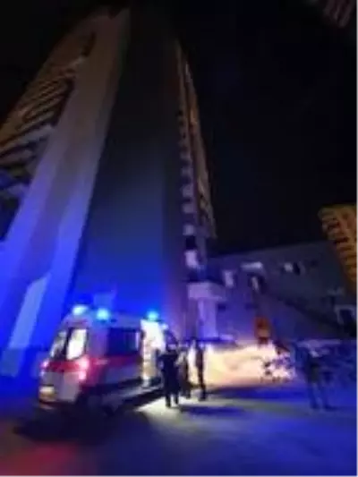 Polisten kaçan hırsızlık şüphelisi, 5 metre yüksekten düşerek yaralandı Polisten kaçan hırsızlık şüphelisi, 5 metre yüksekten düşerek yaralandı