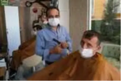 Samsun'da berber ve kuaförlere Covid-19 denetimi Samsun'da berber ve kuaförlere Covid-19 denetimi
