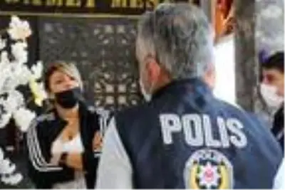 Samsun'da berber ve kuaförlere Covid-19 denetimi Samsun'da berber ve kuaförlere Covid-19 denetimi