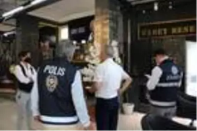 Samsun'da berber ve kuaförlere Covid-19 denetimi Samsun'da berber ve kuaförlere Covid-19 denetimi