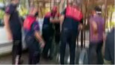 Seyir halindeki araca çarptı: 2 yaralı Seyir halindeki araca çarptı: 2 yaralı