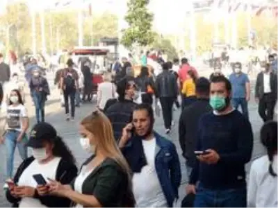 Sıcak havayı gören virüs dinlemedi, kendini dışarı attı Sıcak havayı gören virüs dinlemedi, kendini dışarı attı