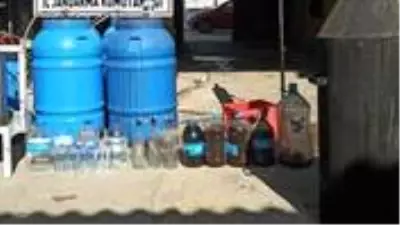 Son Dakika! Sahte içki operasyonunda gözaltına alınan 100 şüpheliden 40'ı tutuklandı Son Dakika! Sahte içki operasyonunda gözaltına alınan 100 şüpheliden 40'ı tutuklandı