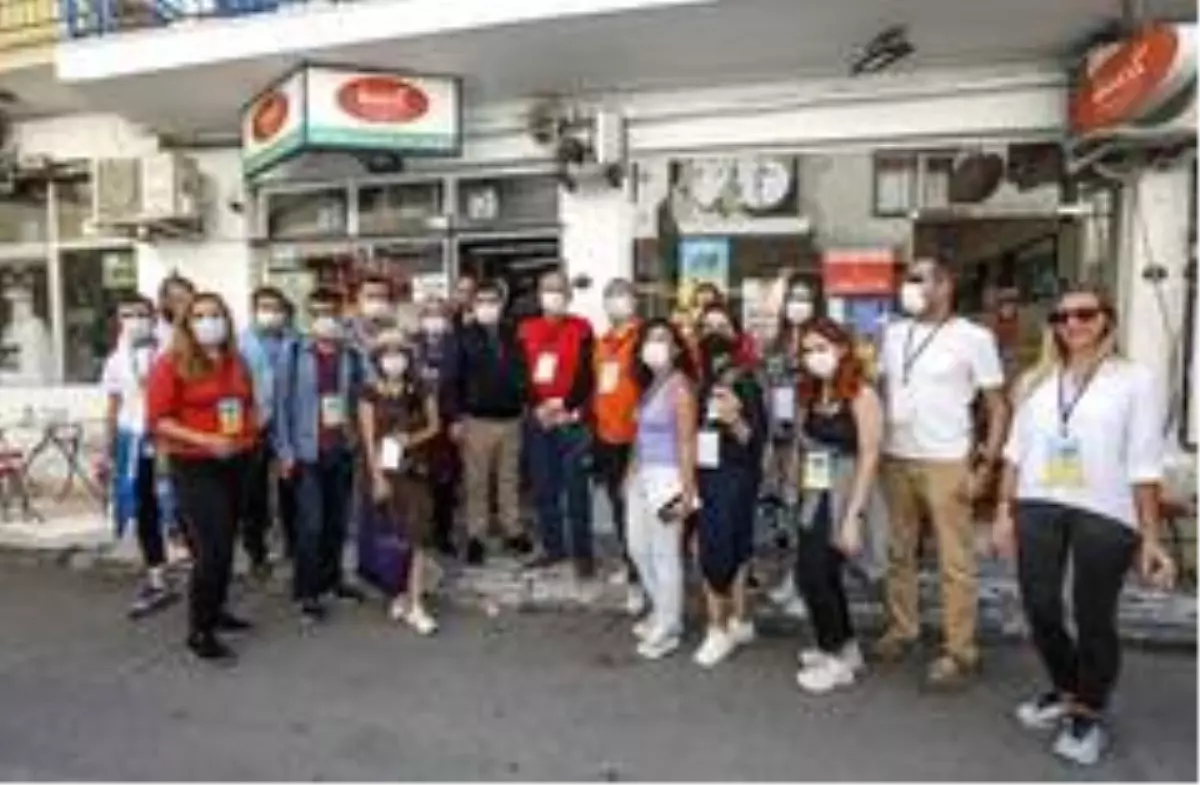 Sosyal medya fenomenleri Buca sokaklarında