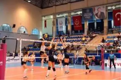 Sultanlar Ligi: Aydın B.B.: 3 PTT: 1 Sultanlar Ligi: Aydın B.B.: 3 PTT: 1
