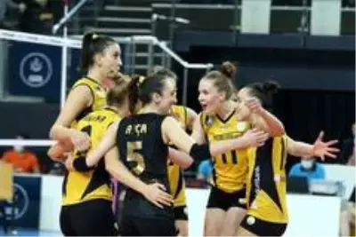 VakıfBank Fenerbahçe Opet'e set vermedi VakıfBank Fenerbahçe Opet'e set vermedi