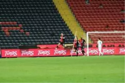 Süper Lig: Gaziantep FK: 1 İ. H. Konyaspor: 0 (Maç sonucu) Süper Lig: Gaziantep FK: 1 İ. H. Konyaspor: 0 (Maç sonucu)
