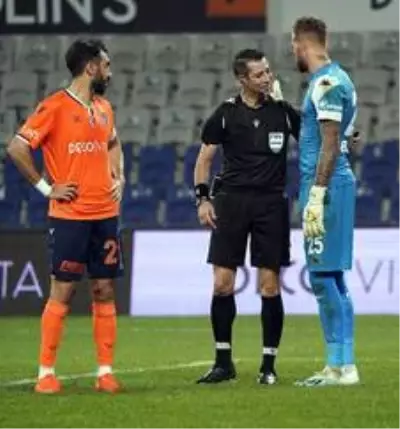 Süper Lig: Medipol Başakşehir: 4 Antalyaspor: 1 (İlk yarı) Süper Lig: Medipol Başakşehir: 4 Antalyaspor: 1 (İlk yarı)