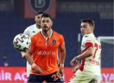 Süper Lig: Medipol Başakşehir: 4 Antalyaspor: 1 (İlk yarı) Süper Lig: Medipol Başakşehir: 4 Antalyaspor: 1 (İlk yarı)