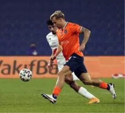 Süper Lig: Medipol Başakşehir: 4 Antalyaspor: 1 (İlk yarı) Süper Lig: Medipol Başakşehir: 4 Antalyaspor: 1 (İlk yarı)
