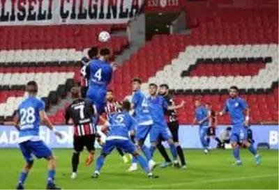 TFF 1. Lig: Samsunspor: 4 Ankara Keçiörengücü: 2 TFF 1. Lig: Samsunspor: 4 Ankara Keçiörengücü: 2