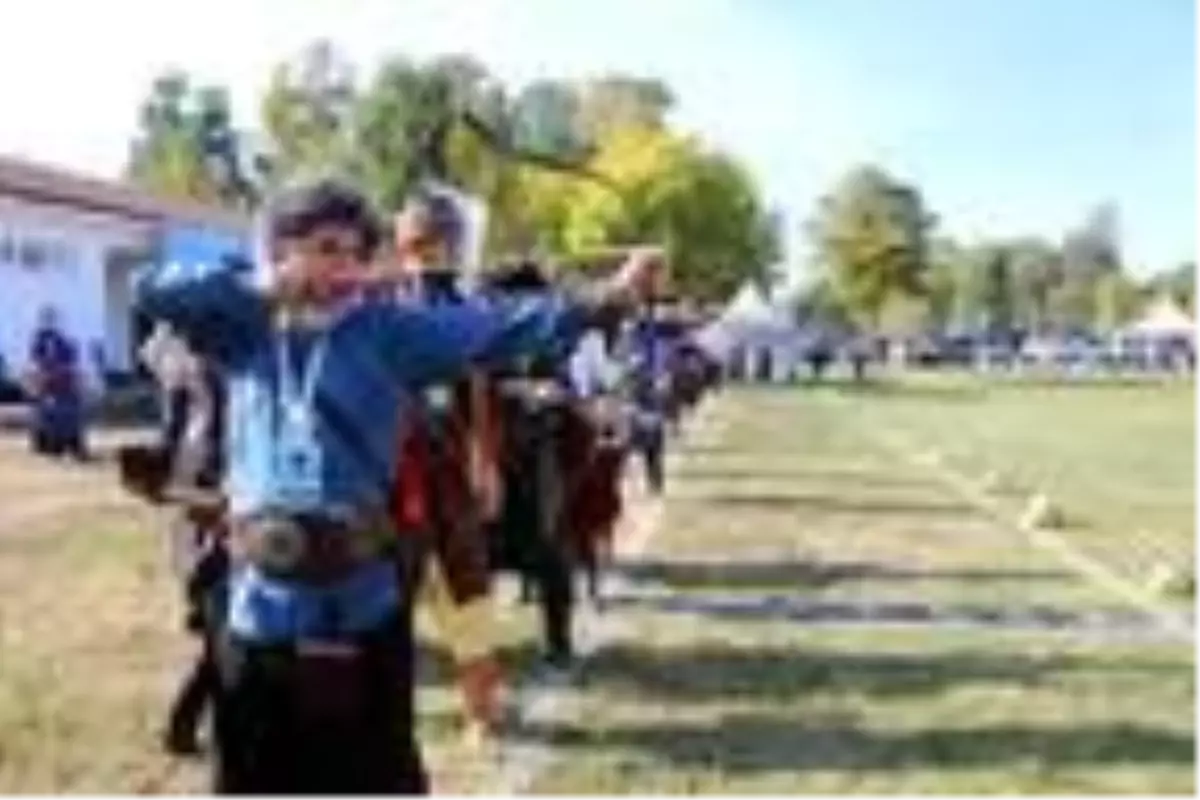 Tokat'ta geleneksel okçular sıralamaya girebilmek için yarıştı