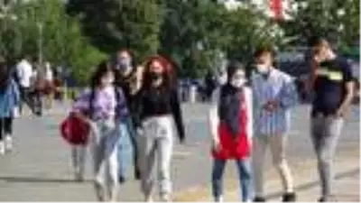 Vaka sayısının arttığı Bursa'da vatandaşların tedbirsiz davranışları tedirgin etti Vaka sayısının arttığı Bursa'da vatandaşların tedbirsiz davranışları tedirgin etti