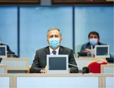 Vali Yerlikaya, İmamoğlu'na geçmiş olsun dileklerini iletti Vali Yerlikaya, İmamoğlu'na geçmiş olsun dileklerini iletti