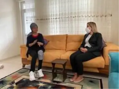 Son Dakika | Dördüncü kattan düşerek ağır yaralanan kadın, 5 yıl sonra ilk adımını atmanın mutluluğunu yaşadı Son Dakika | Dördüncü kattan düşerek ağır yaralanan kadın, 5 yıl sonra ilk adımını atmanın mutluluğunu yaşadı