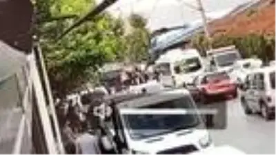 Son dakika haberi! alacak nedeniyle çıkan silahlı ve bıçaklı kavga kamerada Son dakika haberi! alacak nedeniyle çıkan silahlı ve bıçaklı kavga kamerada
