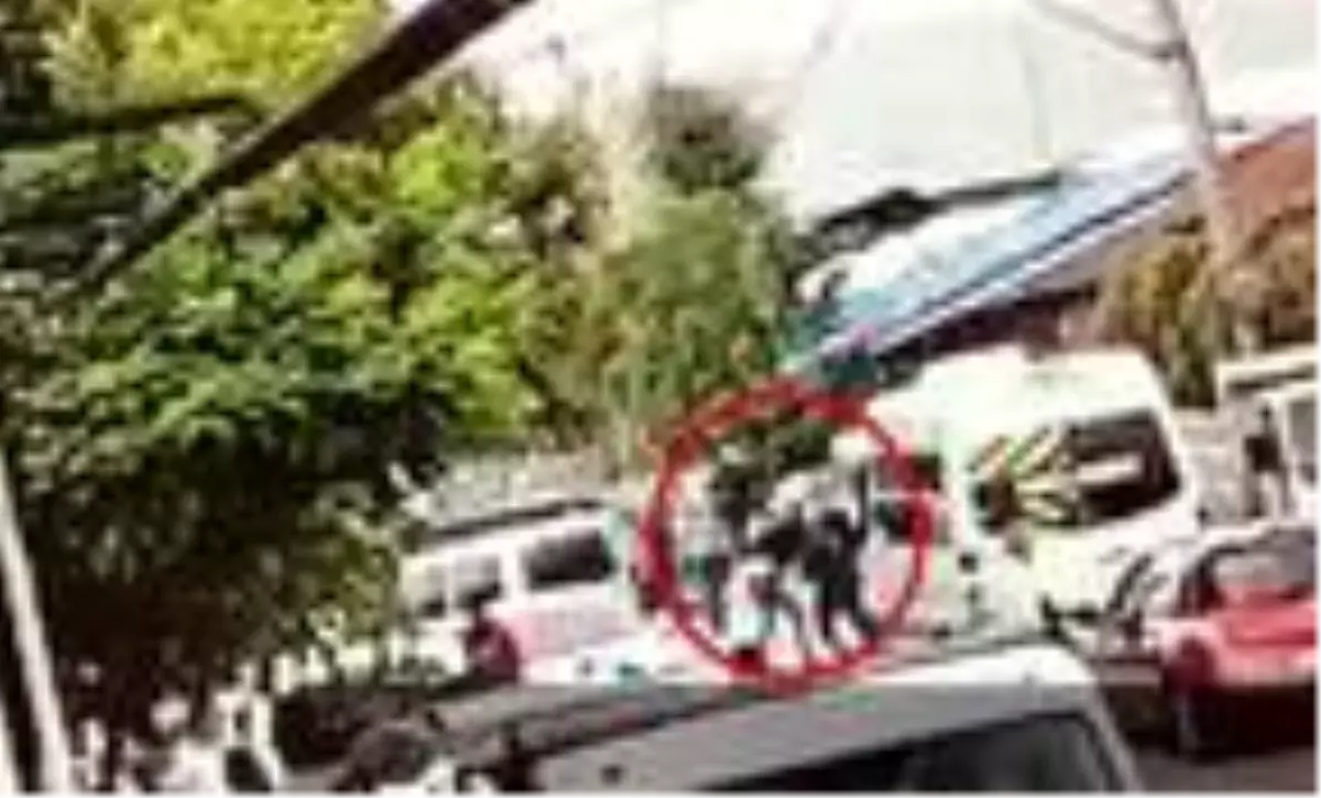 Son dakika haberi! alacak nedeniyle çıkan silahlı ve bıçaklı kavga kamerada