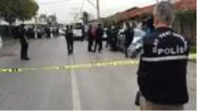 Son dakika haberi! alacak nedeniyle çıkan silahlı ve bıçaklı kavga kamerada Son dakika haberi! alacak nedeniyle çıkan silahlı ve bıçaklı kavga kamerada