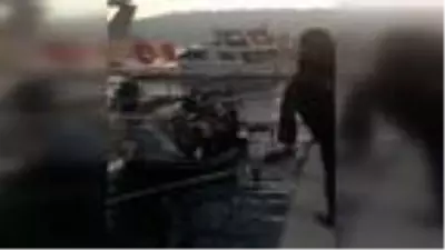 BEŞİKTAŞ'TA DENİZE DÜŞEN TURİSTLERİ TEKNEDEKİ KİŞİ KURTARDI BEŞİKTAŞ'TA DENİZE DÜŞEN TURİSTLERİ TEKNEDEKİ KİŞİ KURTARDI