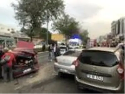 Son dakika haberi! Bursa'da 4 aracın karıştığı zincirleme kazada, 4 kişi yaralandı Son dakika haberi! Bursa'da 4 aracın karıştığı zincirleme kazada, 4 kişi yaralandı