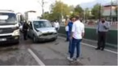 Bursa'da 8 aracın karıştığı zincirleme kaza Bursa'da 8 aracın karıştığı zincirleme kaza