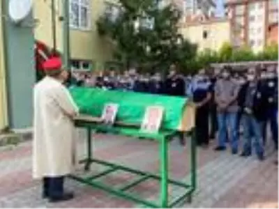 Müşteri tarafından darp edilerek hayatını kaybeden kargocu son yolculuğuna uğurlandı Müşteri tarafından darp edilerek hayatını kaybeden kargocu son yolculuğuna uğurlandı
