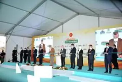 Son dakika! Cumhurbaşkanı Erdoğan, toplu açılış törenine katıldı (1) Son dakika! Cumhurbaşkanı Erdoğan, toplu açılış törenine katıldı (1)