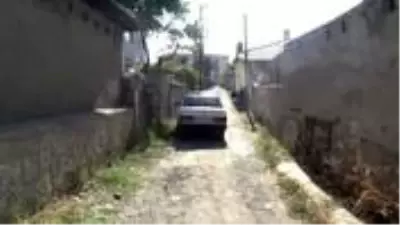 Daha büyük bir acı yok! Otomobilin arkasında duran oğlunu fark etmeyerek 25 metre sürükledi Daha büyük bir acı yok! Otomobilin arkasında duran oğlunu fark etmeyerek 25 metre sürükledi