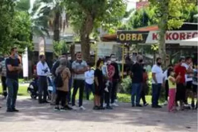 Son dakika: Depo alev topuna döndü, bina sakinleri gözyaşlarına boğuldu Son dakika: Depo alev topuna döndü, bina sakinleri gözyaşlarına boğuldu