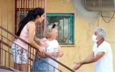 Son dakika: Depo alev topuna döndü, bina sakinleri gözyaşlarına boğuldu Son dakika: Depo alev topuna döndü, bina sakinleri gözyaşlarına boğuldu
