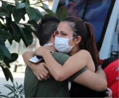 Son dakika: Depo alev topuna döndü, bina sakinleri gözyaşlarına boğuldu Son dakika: Depo alev topuna döndü, bina sakinleri gözyaşlarına boğuldu