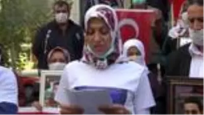 Diyarbakır annelerinden HDP Milletvekili Meral Danış Beştaş'a tepki Diyarbakır annelerinden HDP Milletvekili Meral Danış Beştaş'a tepki