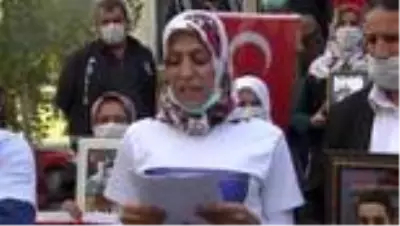 Diyarbakır annelerinden HDP Milletvekili Meral Danış Beştaş'a tepki Diyarbakır annelerinden HDP Milletvekili Meral Danış Beştaş'a tepki