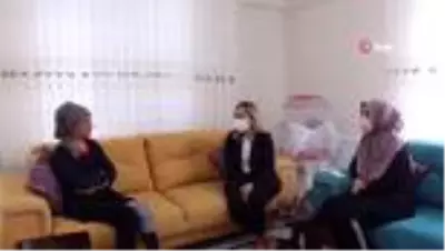Son Dakika | Dördüncü kattan düşerek ağır yaralanan kadın, 5 yıl sonra ilk adımını atmanın mutluluğunu yaşadı Son Dakika | Dördüncü kattan düşerek ağır yaralanan kadın, 5 yıl sonra ilk adımını atmanın mutluluğunu yaşadı