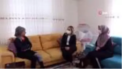 Son Dakika | Dördüncü kattan düşerek ağır yaralanan kadın, 5 yıl sonra ilk adımını atmanın mutluluğunu yaşadı Son Dakika | Dördüncü kattan düşerek ağır yaralanan kadın, 5 yıl sonra ilk adımını atmanın mutluluğunu yaşadı