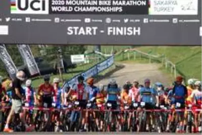 Dünya Dağ Bisikleti Maraton Şampiyonası'nda start verildi Dünya Dağ Bisikleti Maraton Şampiyonası'nda start verildi