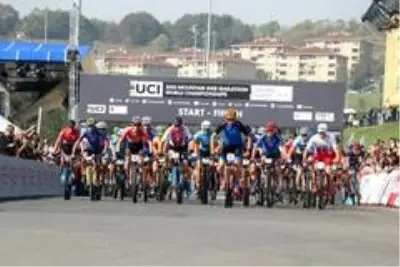 Dünya Dağ Bisikleti Maraton Şampiyonası'nda start verildi Dünya Dağ Bisikleti Maraton Şampiyonası'nda start verildi