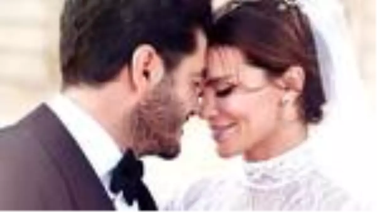 Ebru Şallı, kolunda servet taşıyor