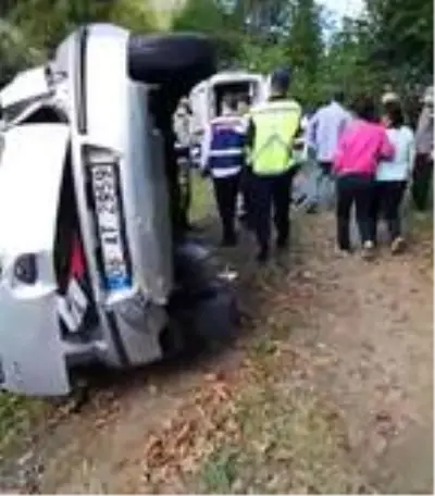 Son dakika haber... El frenini çekmeyi unuttu, şarampole yuvarlanan otomobildeki annesi öldü Son dakika haber... El frenini çekmeyi unuttu, şarampole yuvarlanan otomobildeki annesi öldü